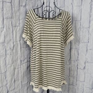 Umgee Gray and White Striped Blouse‎